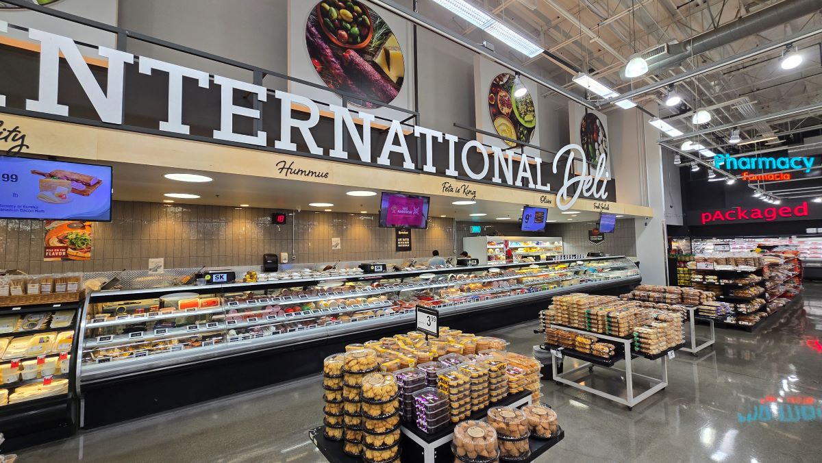 grocery store in altadena